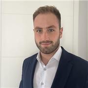 Ingeniero industrial con experiencia en el sector de la automoción. Interesado por la asignatura de matemáticas